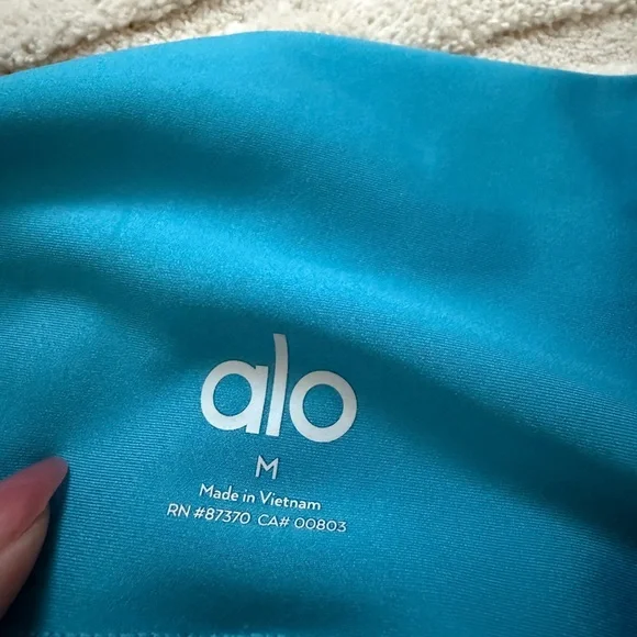 Alo Yoga Matching Set Leggings + Crop Top
Teal Blue Size M - Picture 6 of 7